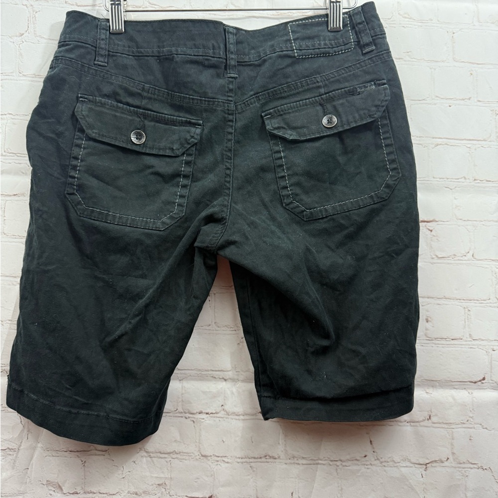 Unionbay Women's Juniors Size 7 Black Long Shorts - Picture 2 of 7